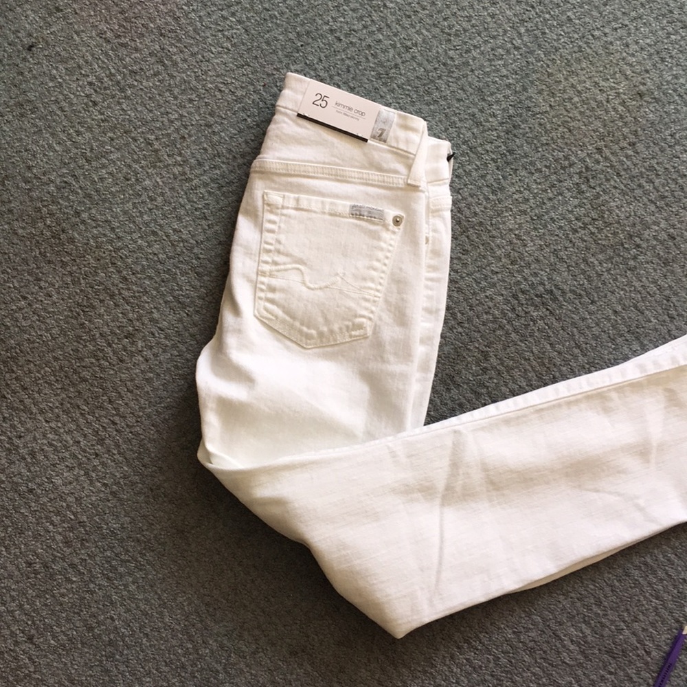 White kimmie Capri fitted skinny jeans